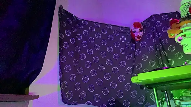 Snapshot of DjDiCKmannOnE chatting on 02/07/26, 10:02 DjDiCKmannOnE online show from 02/07/26, 10:02