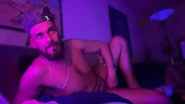 Snapshot of DjDiCKmannOnE chatting on 04/16/26, 05:30 DjDiCKmannOnE online show from 04/16/26, 05:30