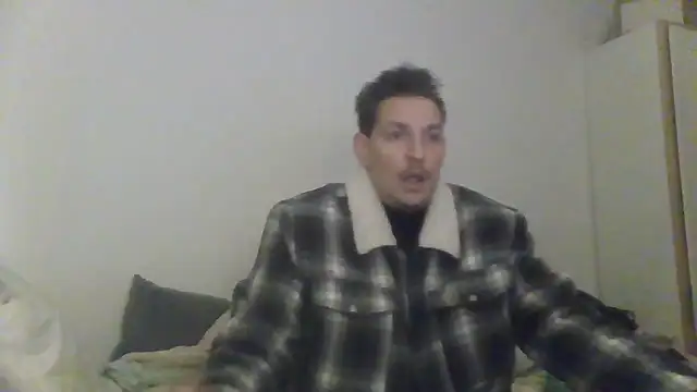 Snapshot of ARTANIS20 chatting on 04/11/26, 03:33 ARTANIS20 online show from 04/11/26, 03:33