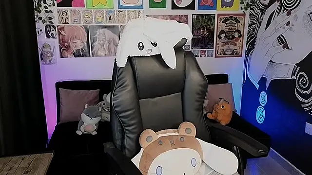 Yuhwan  online show from 09/08/25, 11:15