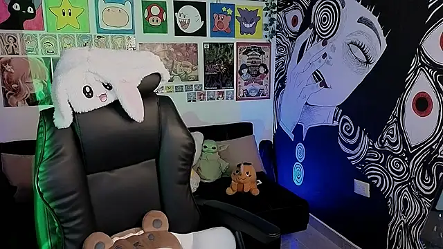 Yuhwan  online show from 09/15/25, 11:05