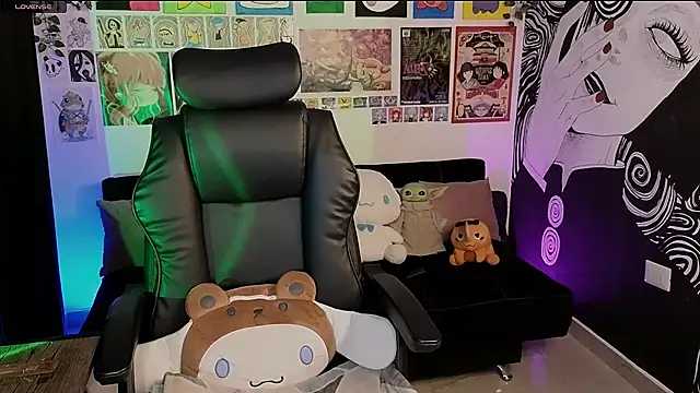 Yuhwan  online show from 09/26/25, 11:09