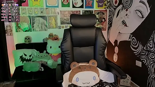 Yuhwan  online show from 10/23/25, 09:02