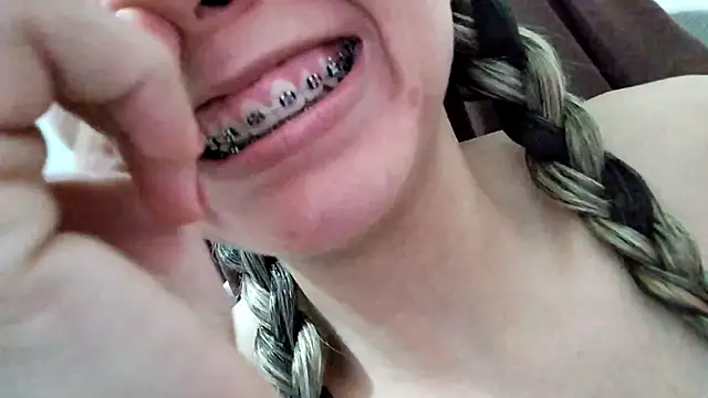 isabelly08ty online show from 11/17/25, 06:35