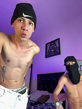 Snapshot of santiago_cutex chatting on 04/25/26, 04:26 santiago cutex online show from 04/25/26, 04:26