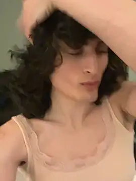 Snapshot of andrx_bambi chatting on 04/26/26, 11:24 andrx bambi online show from 04/26/26, 11:24