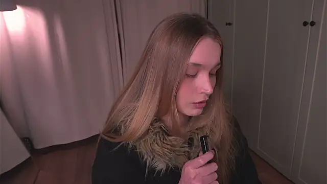 lisa schiele online show from 03/13/26, 08:15