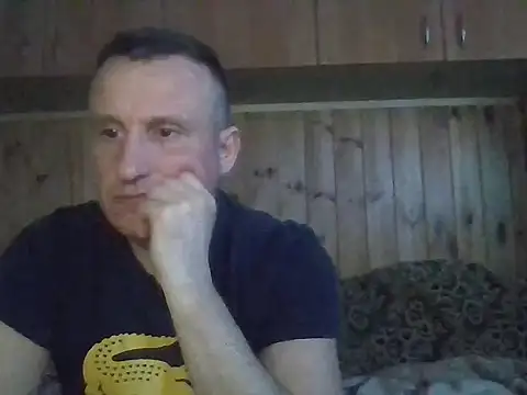 Snapshot of Maksymilian1 chatting on 03/18/26, 05:27 Maksymilian1 online show from 03/18/26, 05:27
