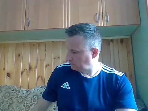 Snapshot of Maksymilian1 chatting on 04/12/26, 10:09 Maksymilian1 online show from 04/12/26, 10:09