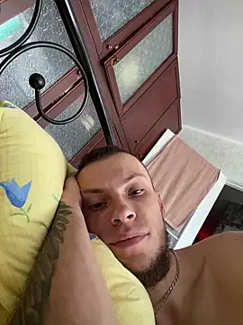 Snapshot of PUER4IK chatting on 09/22/25, 06:26 PUER4IK online show from 09/22/25, 06:26