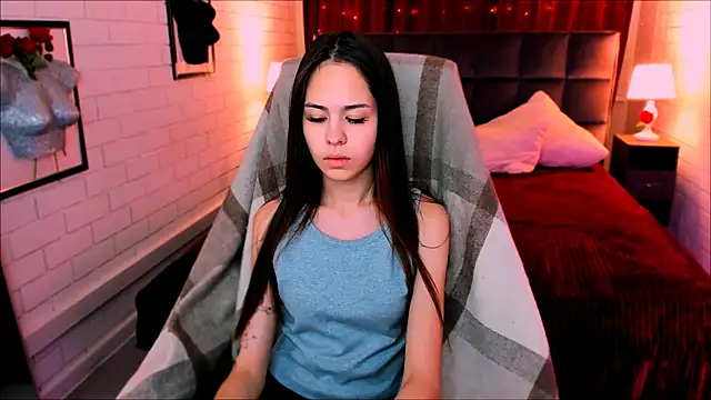 UliaNeer online show from 11/25/25, 05:07