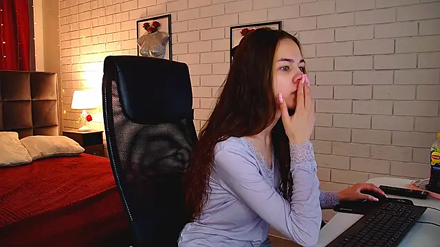 UliaNeer online show from 04/17/26, 05:10