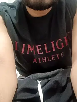 Snapshot of aarav_013 chatting on 04/05/26, 06:05 aarav 013 online show from 04/05/26, 06:05