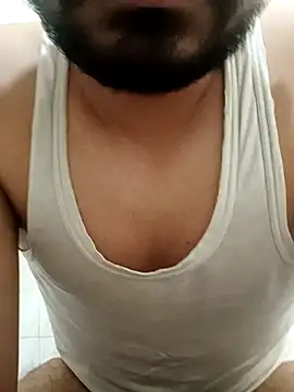 Snapshot of aarav_013 chatting on 04/07/26, 04:35 aarav 013 online show from 04/07/26, 04:35