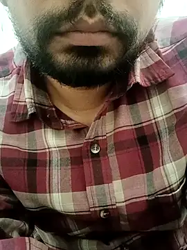 Snapshot of aarav_013 chatting on 04/08/26, 04:01 aarav 013 online show from 04/08/26, 04:01