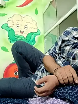 Snapshot of aarav_013 chatting on 04/17/26, 08:45 aarav 013 online show from 04/17/26, 08:45