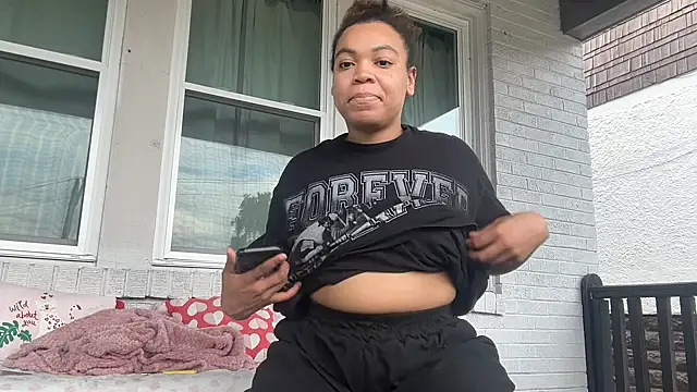 Snapshot of zahrabliss chatting on 09/20/25, 09:05 zahrabliss online show from 09/20/25, 09:05