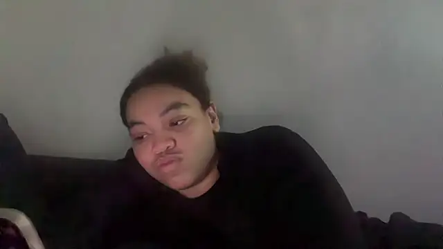 Snapshot of zahrabliss chatting on 10/21/25, 02:23 zahrabliss online show from 10/21/25, 02:23