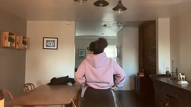 Snapshot of zahrabliss chatting on 12/21/25, 03:52 zahrabliss online show from 12/21/25, 03:52