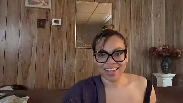 Snapshot of zahrabliss chatting on 04/18/26, 07:58 zahrabliss online show from 04/18/26, 07:58