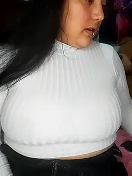 kittenFreyja  online show from 11/25/25, 11:27