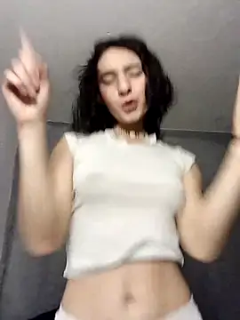 Snapshot of LuaBusch chatting on 12/03/25, 12:40 LuaBusch online show from 12/03/25, 12:40