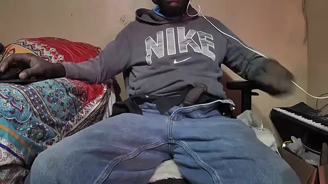 Snapshot of EYEzIAM chatting on 01/14/26, 04:07 EYEzIAM online show from 01/14/26, 04:07