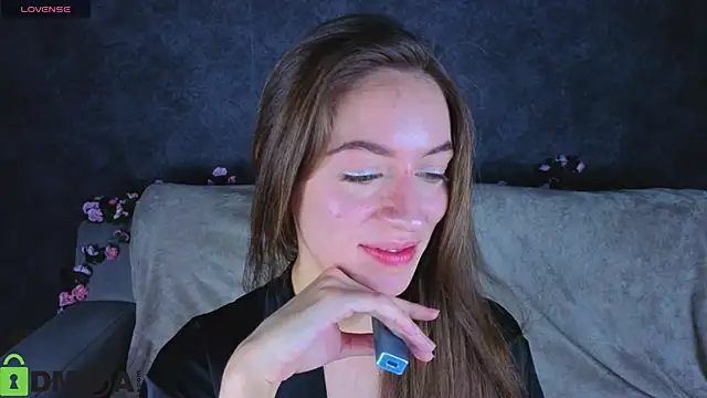 Agnes Wells online show from 11/18/25, 09:25