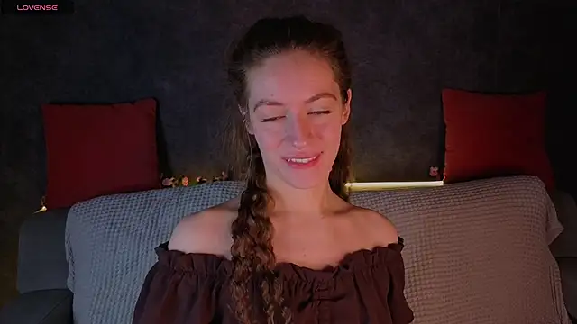 Agnes Wells online show from 05/11/26, 03:12