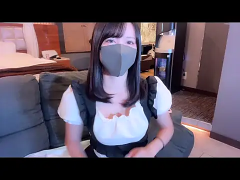 Snapshot of moemilk chatting on 10/03/25, 12:18 moemilk online show from 10/03/25, 12:18