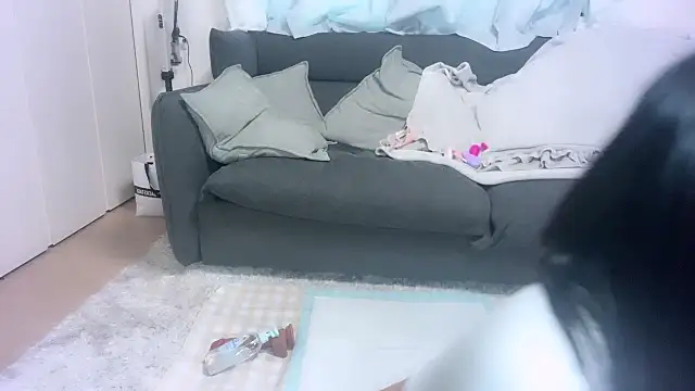 Snapshot of moemilk chatting on 10/10/25, 11:48 moemilk online show from 10/10/25, 11:48