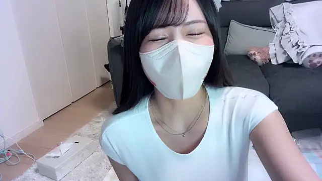 Snapshot of moemilk chatting on 10/28/25, 01:25 moemilk online show from 10/28/25, 01:25