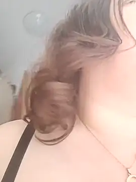 Feuchtekitty92xh online show from 09/24/25, 07:12