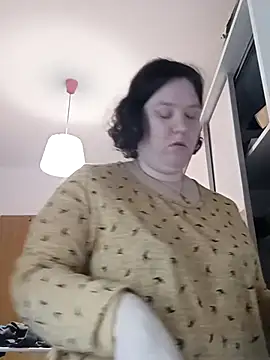 Snapshot of Feuchtekitty92@xh chatting on 11/04/25, 08:57 Feuchtekitty92xh online show from 11/04/25, 08:57