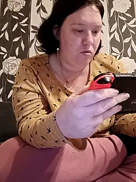 Snapshot of Feuchtekitty92@xh chatting on 11/06/25, 08:32 Feuchtekitty92xh online show from 11/06/25, 08:32