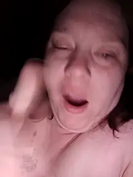 Snapshot of Feuchtekitty92@xh chatting on 03/05/26, 10:06 Feuchtekitty92xh online show from 03/05/26, 10:06