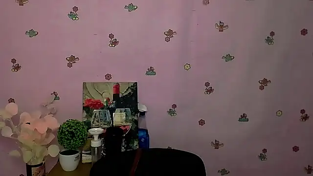 Snapshot of FeelMe__ chatting on 10/21/25, 07:20 FeelMe online show from 10/21/25, 07:20