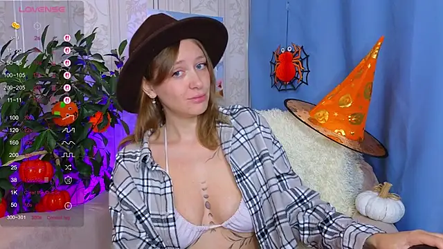 Snapshot of evashiny_ chatting on 10/29/25, 04:04 evashiny online show from 10/29/25, 04:04