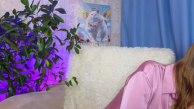 Snapshot of evashiny_ chatting on 11/12/25, 02:34 evashiny online show from 11/12/25, 02:34