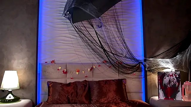 AriWild online show from 10/31/25, 04:57