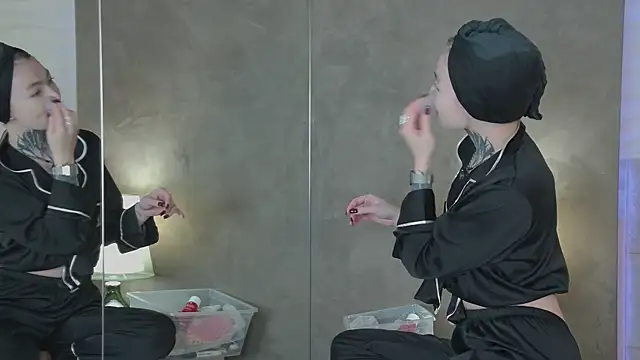 AriWild online show from 12/01/25, 04:50