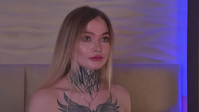 Snapshot of AriWild chatting on 01/15/26, 04:28 AriWild online show from 01/15/26, 04:28