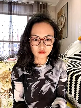 Snapshot of wen521 chatting on 10/21/25, 01:17 wen521 online show from 10/21/25, 01:17