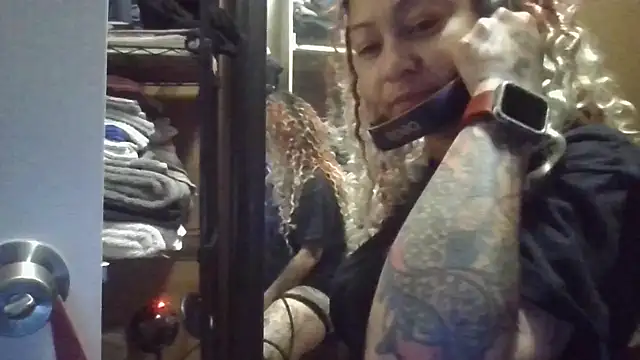 Flossee online show from 01/08/26, 11:40