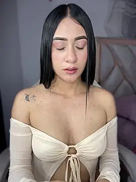 isabela l online show from 03/17/26, 11:30