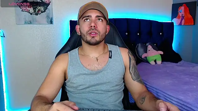 Snapshot of adamhairy chatting on 04/22/26, 07:04 adamhairy online show from 04/22/26, 07:04