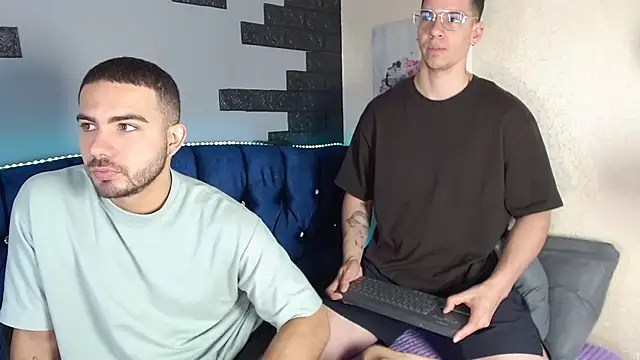 Snapshot of adamhairy chatting on 05/09/26, 02:17 adamhairy online show from 05/09/26, 02:17