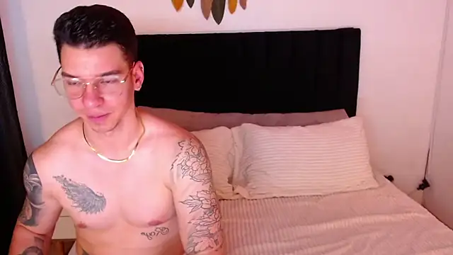Snapshot of adamhairy chatting on 05/17/26, 09:55 adamhairy online show from 05/17/26, 09:55