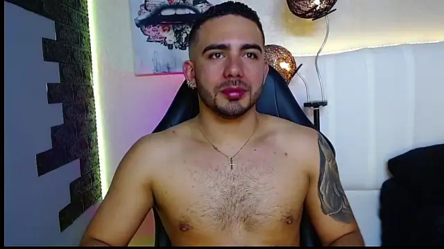 Snapshot of adamhairy chatting on 06/03/26, 07:08 adamhairy online show from 06/03/26, 07:08