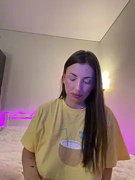 TiffaNoel online show from 10/16/25, 04:30